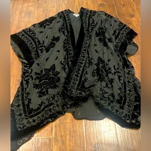 Beautiful black velvet kimono - one size